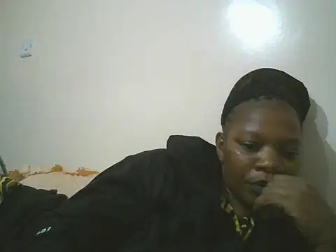 Snapshot of clakemmy250 chatting on June 16, 2026, 10:43 pm clakemmy250 online show from June 16, 2026, 10:43 pm
