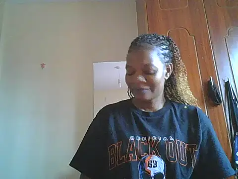 Snapshot of clakemmy250 chatting on June 2, 2026, 12:27 pm clakemmy250 online show from June 2, 2026, 12:27 pm