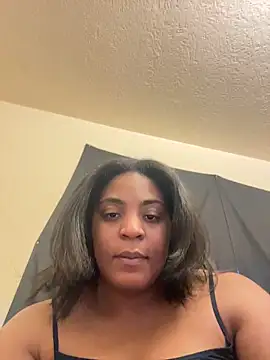 prettlovely14 online show from February 5, 2026, 9:32 pm