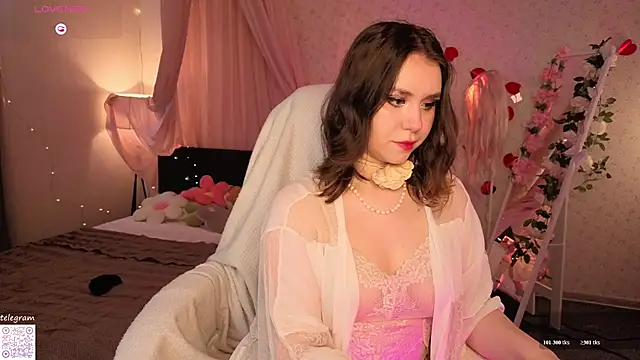 lilly Cherry  online show from April 30, 2026, 11:39 am