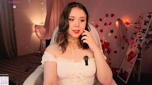 Snapshot of lilly_Cherry_ chatting on May 8, 2026, 11:14 am lilly Cherry online show from May 8, 2026, 11:14 am