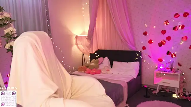 Snapshot of lilly_Cherry_ chatting on May 30, 2026, 11:27 am lilly Cherry online show from May 30, 2026, 11:27 am