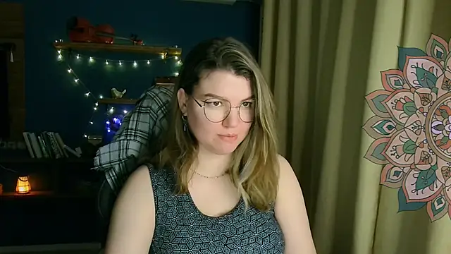 VioletteWay online show from November 16, 2025, 5:06 pm