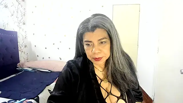 Snapshot of vikyadams chatting on June 25, 2026, 6:13 pm vikyadams online show from June 25, 2026, 6:13 pm