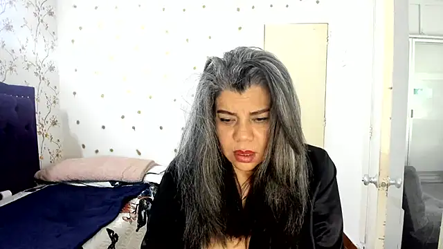 Snapshot of vikyadams chatting on July 6, 2026, 10:55 am vikyadams online show from July 6, 2026, 10:55 am