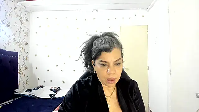 Snapshot of vikyadams chatting on June 25, 2026, 5:45 am vikyadams online show from June 25, 2026, 5:45 am