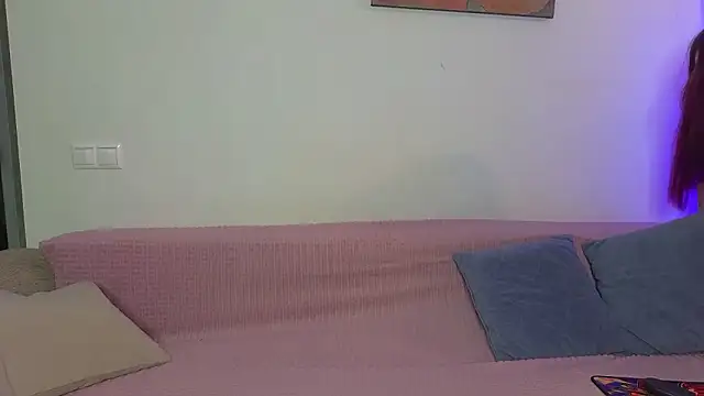 Snapshot of MaxMia chatting on February 19, 2026, 6:54 am MaxMia online show from February 19, 2026, 6:54 am