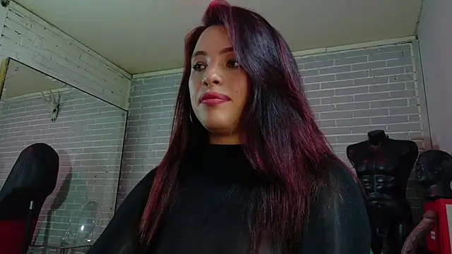 Snapshot of elizatexx chatting on December 5, 2025, 9:23 pm elizatexx online show from December 5, 2025, 9:23 pm