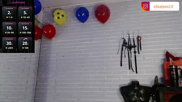 elizatexx online show from July 4, 2026, 3:05 pm