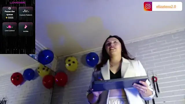 elizatexx online show from July 6, 2026, 7:05 pm