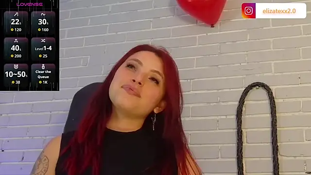 elizatexx online show from April 22, 2026, 8:04 pm
