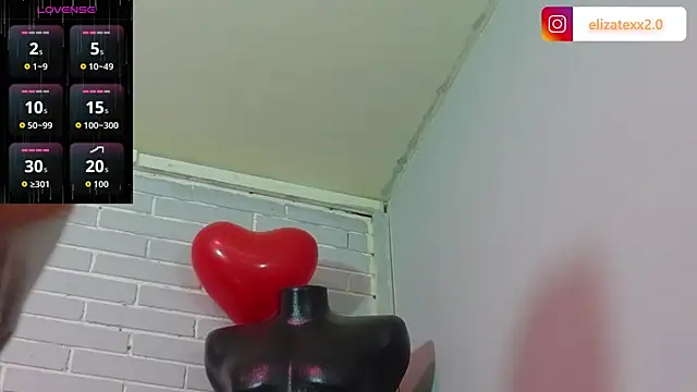 elizatexx online show from May 4, 2026, 7:06 pm