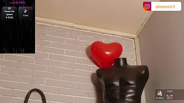 elizatexx online show from April 25, 2026, 5:10 pm