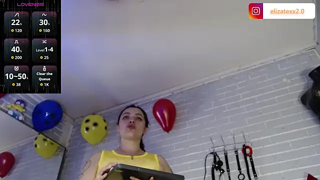 Snapshot of elizatexx chatting on June 17, 2026, 7:24 pm elizatexx online show from June 17, 2026, 7:24 pm
