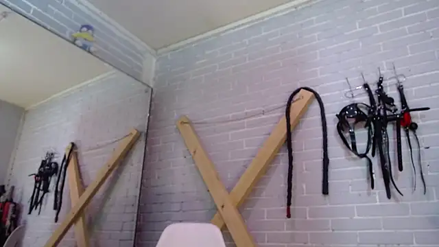 elizatexx online show from August 5, 2026, 2:11 pm