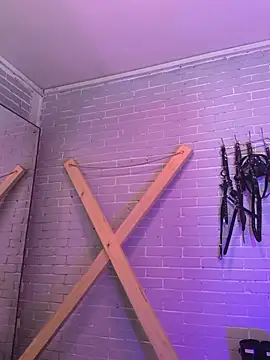 elizatexx online show from July 21, 2026, 8:21 pm
