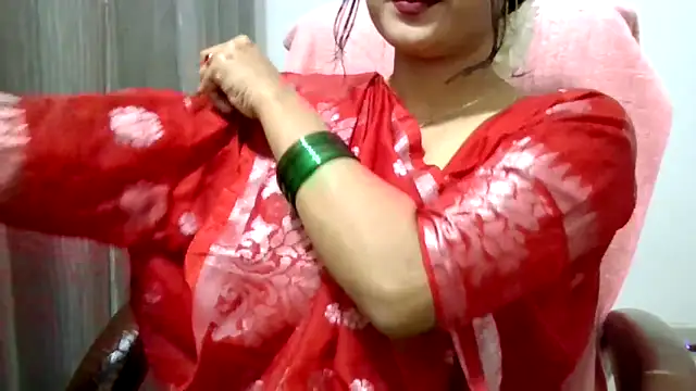 Snapshot of Queenhimanshi chatting on November 26, 2025, 5:35 pm Queenhimanshi online show from November 26, 2025, 5:35 pm