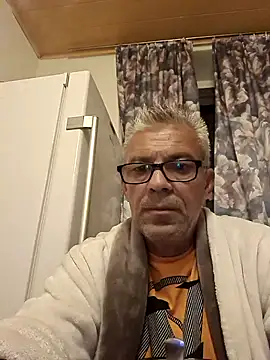 Picolo4111 online show from September 29, 2025, 2:29 am