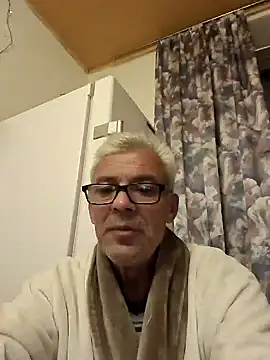 Picolo4111 online show from October 4, 2025, 5:36 pm