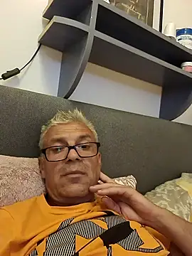 Picolo4111 online show from September 27, 2025, 6:25 pm