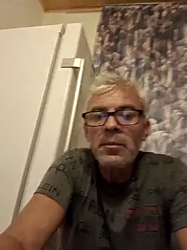 Picolo4111 online show from October 1, 2025, 6:12 pm