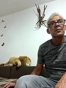 Picolo4111 online show from September 20, 2025, 7:19 pm