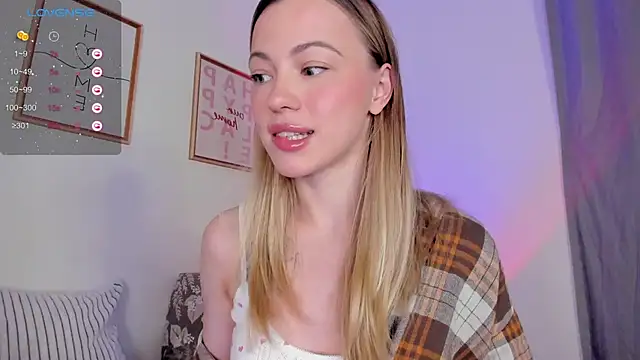 Snapshot of damn_cutie chatting on December 5, 2025, 4:38 pm damn cutie online show from December 5, 2025, 4:38 pm