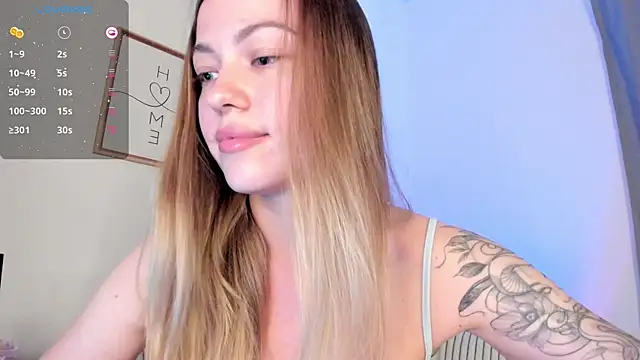 Snapshot of damn_cutie chatting on June 27, 2026, 1:50 pm damn cutie online show from June 27, 2026, 1:50 pm