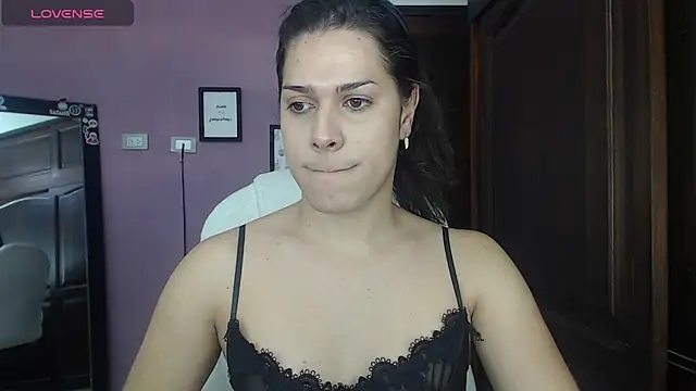 Luciana Ortiz1 online show from March 10, 2025, 1:54 pm