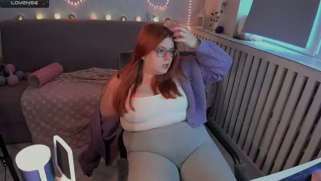 Snapshot of Melissa_Purr chatting on November 17, 2025, 6:17 am Melissa Purr online show from November 17, 2025, 6:17 am