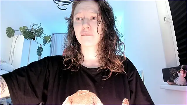 Snapshot of Viktoria_Oliverr chatting on November 26, 2025, 4:45 am Viktoria Oliverr online show from November 26, 2025, 4:45 am