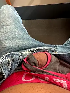 Snapshot of Daniel2zuZ chatting on October 4, 2025, 2:40 pm Daniel2zuZ online show from October 4, 2025, 2:40 pm