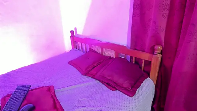 Ivanna18 x online show from May 28, 2026, 2:41 am