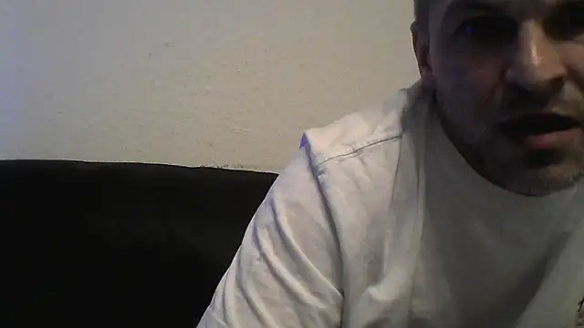 Snapshot of AttractiveSilk5 chatting on February 8, 2026, 9:23 pm AttractiveSilk5 online show from February 8, 2026, 9:23 pm