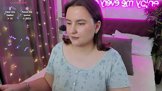 FeralPeach online show from December 19, 2025, 6:49 am