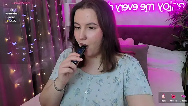 Snapshot of FeralPeach chatting on March 13, 2026, 9:03 am FeralPeach online show from March 13, 2026, 9:03 am