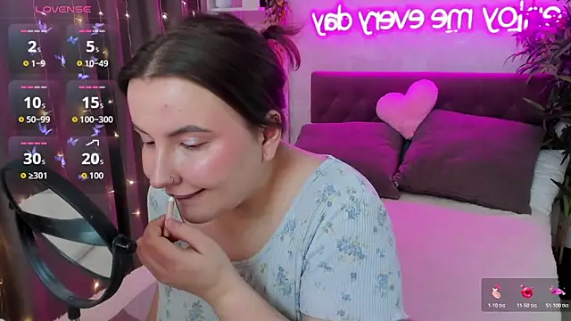 Snapshot of FeralPeach chatting on March 12, 2026, 7:12 am FeralPeach online show from March 12, 2026, 7:12 am