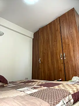 Rose berry online show from September 24, 2025, 12:11 pm