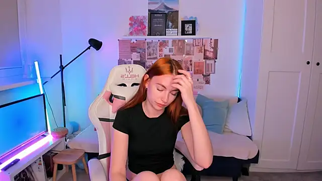 Mia Madden online show from May 3, 2026, 2:16 am