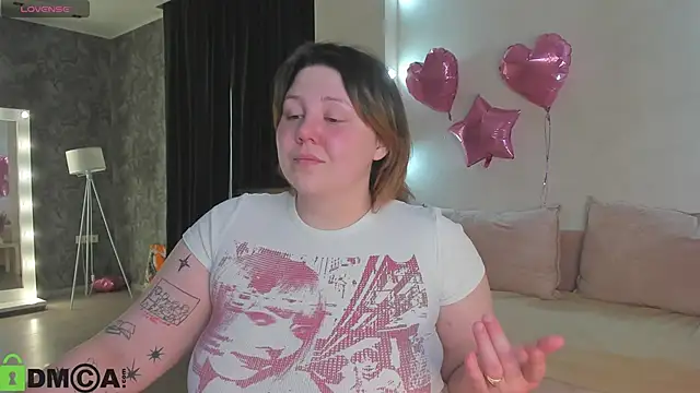 Snapshot of Ruth_Oliver chatting on June 3, 2026, 1:06 am Ruth Oliver online show from June 3, 2026, 1:06 am