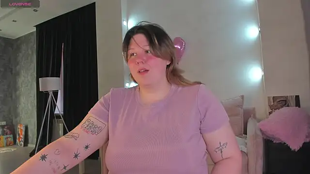 Snapshot of Ruth_Oliver chatting on June 19, 2026, 9:26 am Ruth Oliver online show from June 19, 2026, 9:26 am