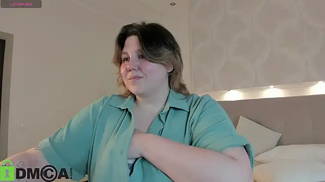 Snapshot of Ruth_Oliver chatting on July 21, 2026, 1:08 am Ruth Oliver online show from July 21, 2026, 1:08 am