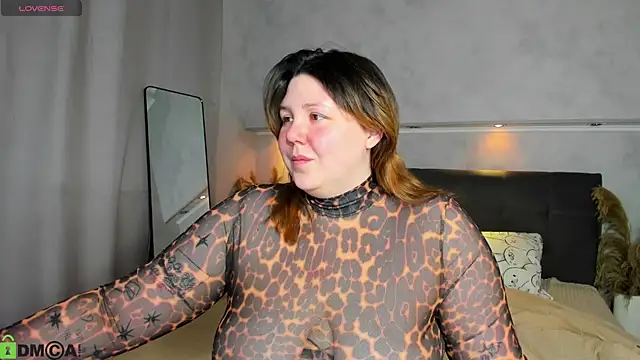 Snapshot of Ruth_Oliver chatting on June 5, 2026, 1:10 am Ruth Oliver online show from June 5, 2026, 1:10 am