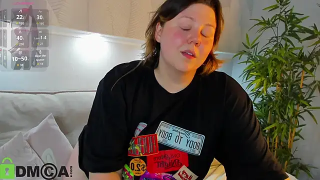 Snapshot of Ruth_Oliver chatting on July 28, 2026, 9:28 am Ruth Oliver online show from July 28, 2026, 9:28 am