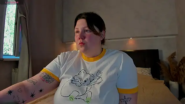 Snapshot of Ruth_Oliver chatting on June 10, 2026, 1:07 am Ruth Oliver online show from June 10, 2026, 1:07 am
