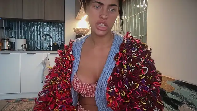 Snapshot of Marakuia054 chatting on November 10, 2025, 7:13 am Marakuia054 online show from November 10, 2025, 7:13 am