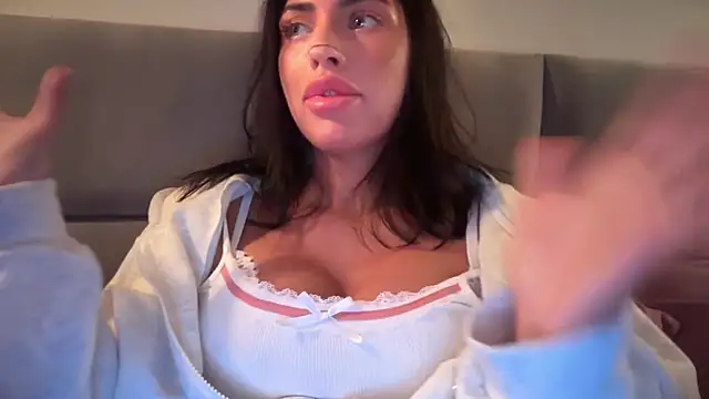 Snapshot of Marakuia054 chatting on November 11, 2025, 7:19 pm Marakuia054 online show from November 11, 2025, 7:19 pm