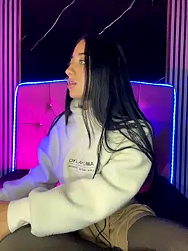 Snapshot of Ady_18 chatting on October 8, 2025, 9:26 pm Ady 18 online show from October 8, 2025, 9:26 pm