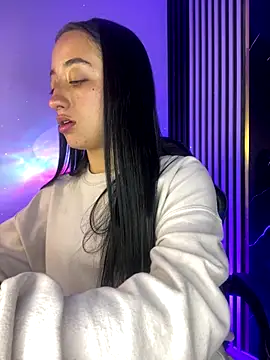 Snapshot of Ady_18 chatting on November 12, 2025, 8:45 pm Ady 18 online show from November 12, 2025, 8:45 pm