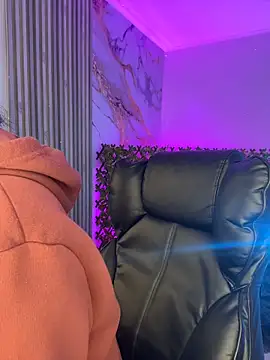 Snapshot of Ady_18 chatting on March 21, 2026, 6:45 pm Ady 18 online show from March 21, 2026, 6:45 pm